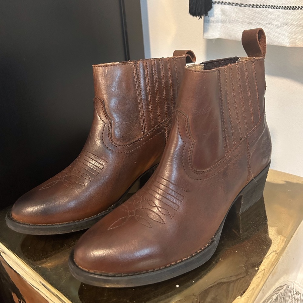NWOT Harley-Davidson mid dress boots